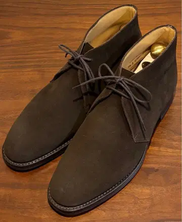 다크 브라운 스웨이드 처카 부츠