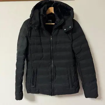 새상품급 ZARA 퍼 포함 충전솜 숏 기장 다운 자켓 L 사이즈