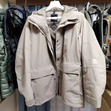 THE NORTH FACE COMPILATION JACKET