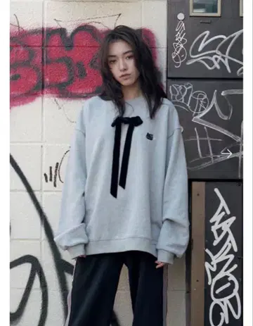 미사용품 stereo vinyls 키티 맨투맨 그레이