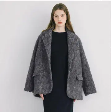 BASEMENT 새상품급 완판템 모헤어 샤기 코트