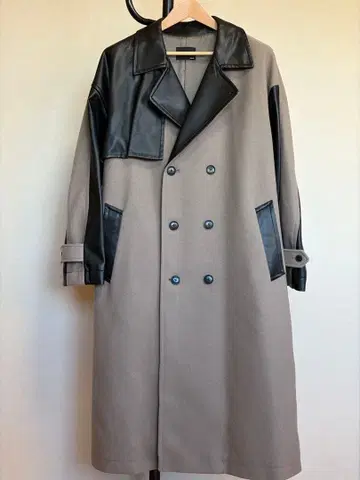 울리 테크 인조 가죽 절개 트렌치코트