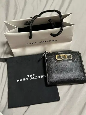 마크 제이콥스 블랙 접이식 지갑