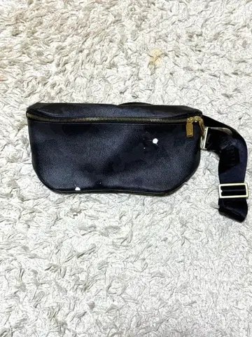 Gentil Bandit 블랙 바디백