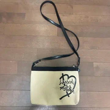 베이지/블랙 그래픽 숄더백