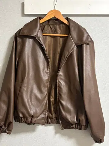 브라운 가죽 자켓