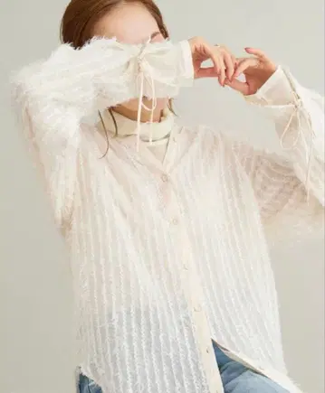 SLOBE IENA 컷 자카드 크루넥 블라우스