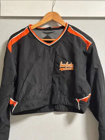 블랙/오렌지 크롭 나일론 자켓