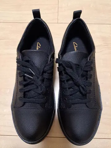 Clarks 블랙 스니커즈 24.5cm (US 7.5)
