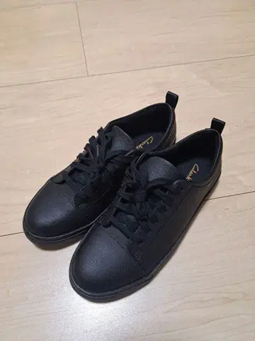 가격 인하 미사용 Clarks 블랙스니커즈 24.5cm (US 7.5)