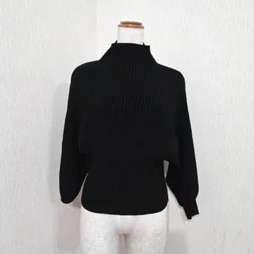 cawaii 하이넥 리브 니트 볼륨 소매 블랙 카와이 깔끔