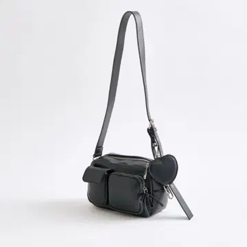 OLIVE des OLIVE 하트 파우치 포함 숄더백 블랙
