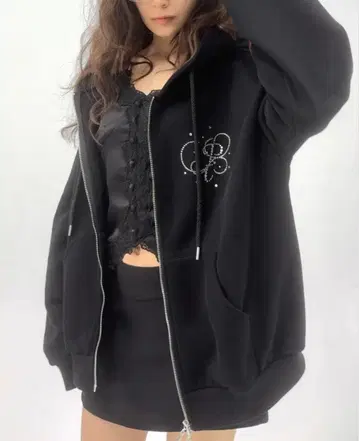 페리큐어 스톤 모티브 후드티