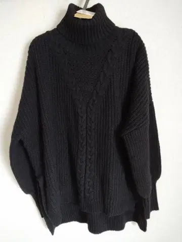 새상품 하자품 안티그라비테 울 터틀 무늬편 니트 빅 블랙