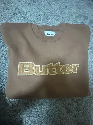 butter goods 맨투맨 브라운