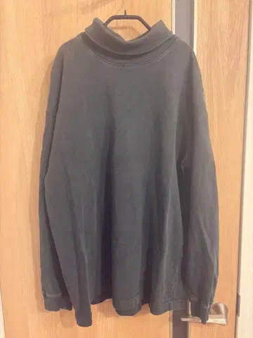 [ 선착순 ] 노티카 터틀넥 맨투맨 차콜 그레이 M