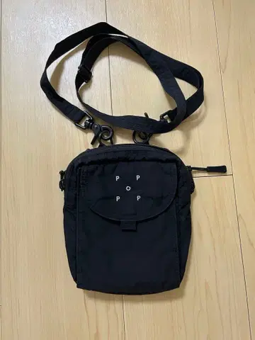 POP TRADING COMPANY PASSPORT POUCH 사코슈