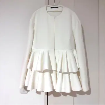 트루 바이 마리코 오이카와 프릴 코트