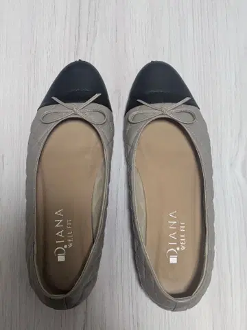 DIANA 리본 포함 플랫슈즈 그레이 블랙 GYL/BKL 24.5
