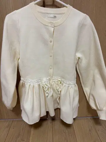 idem 이뎀 벨루어 리본 페플럼 가디건