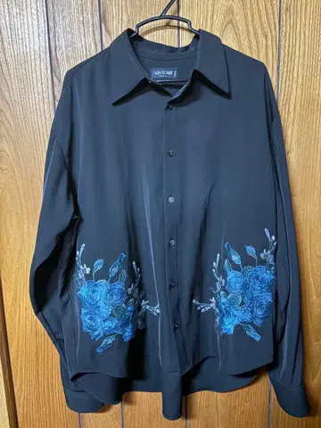 Ado x HARE 로즈 자수 셔츠 블랙