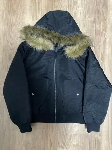 블랙 MA-1 자켓 (퍼 포함)