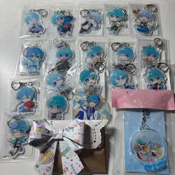 코론 군 아크릴 키링