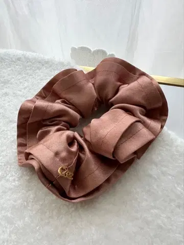 콤플렉스 비즈 새틴 핑크 헤어 스크런치