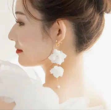 ANNAN WEDDING 화이트 플라워 귀걸이 결혼식