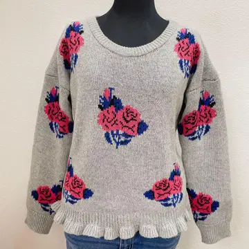 [ 새상품 ] 꽃 패턴 니트