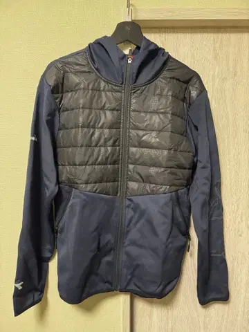 diadora 후드 부착 네이비 자켓