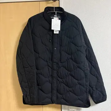 UNIQLO 화이트 마운티니어링 블랙 다운 자켓