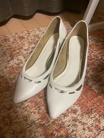 LE TALON 르탈롱 펌프스 힐 화이트