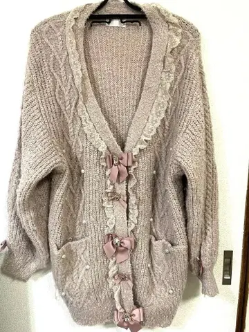 리즈리사 프릴 달린 핑크 가디건