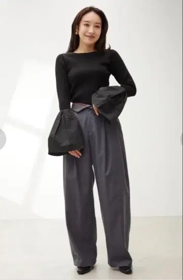 crie conforto 벨 슬리브 니트탑