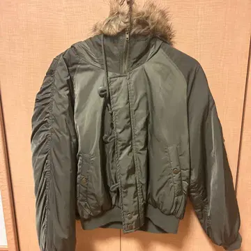 올리브 그린 MA-1 스타일 자켓