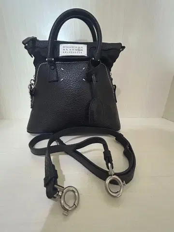 블랙 가죽 숄더백