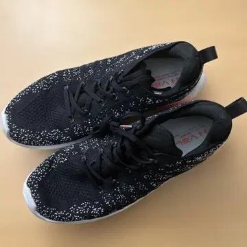 언더아머 velociti3 러닝화 27.5cm