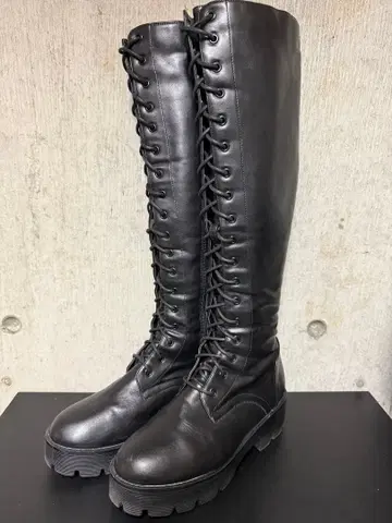 VIVIAN 통굽 레이스업 롱 부츠