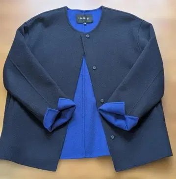 INDIVI 울 혼방 리버 숏코트 네이비 x 블루 36