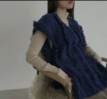 르 시엘 블루 LE CIEL BLEU 프린지 니트 베스트 새상품 아이린