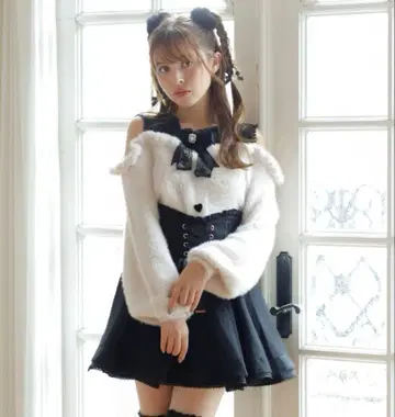 LIZLISA 레이어드 스타일 어깨 트임 니트