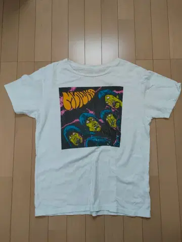 T셔츠 화이트 x 탱크탑 블랙 타이 다이