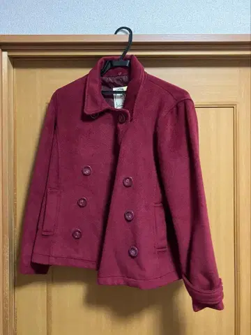 빨간색 자켓 L 사이즈 / 클리닝 완료 / 여분 천 & 여분 버튼 포함