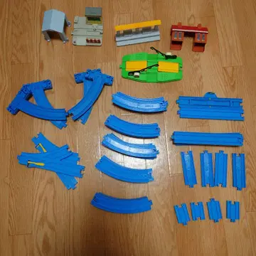 프라레일 레일선로와 역