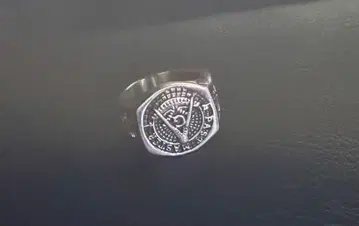 실버 육각형 반지 문장 디자인