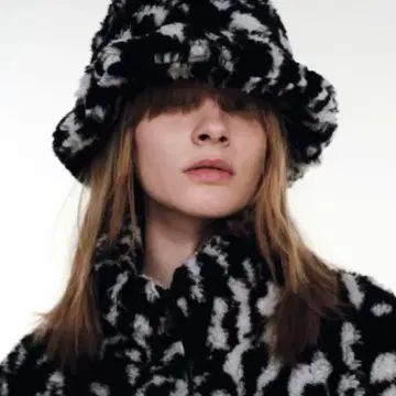 새상품급 BASICKS 베이시스 하트 버킷햇