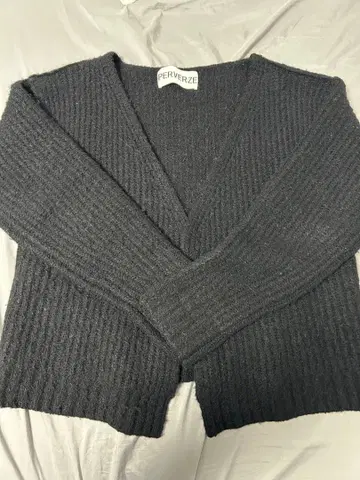 PERVERZE 모헤어 가디건 블랙