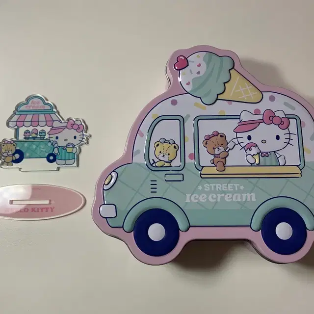 급처) 헬로키티 젤리빈 통 + 아크릴 스탠드 일괄