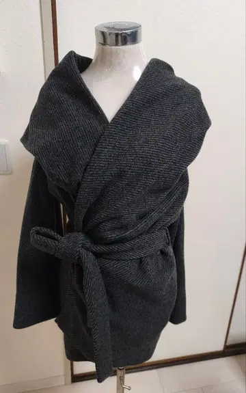 다크 그레이 랩 스타일 자켓